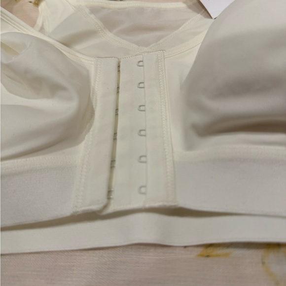 NWT DELIMIRA Wireless X-Shaped Back Posture Front Closure Ivory 38B - Picture 5 of 15